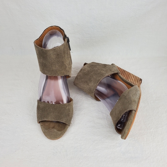Lucky Brand Rittly taupe leather wedge sandals size 8M - Picture 3 of 9